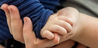 Jak trwałe połączyć plastik?